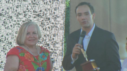 Presentador de “HispanTV” premiado con el Micrófono de Oro en EEUU