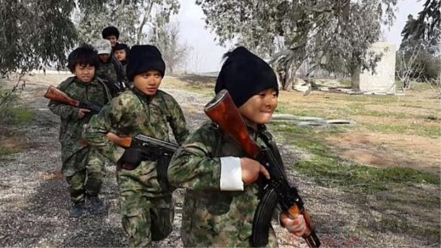Menores de sureste de Asia son entrenados por los elementos takfiríes de Daesh