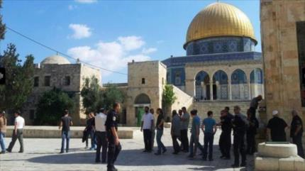 Colonos israelíes atacan a palestinos en Mezquita Al-Aqsa