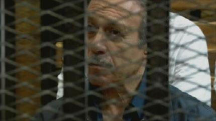 Exministro Interior egipcio absuelto de cargo de corrupción