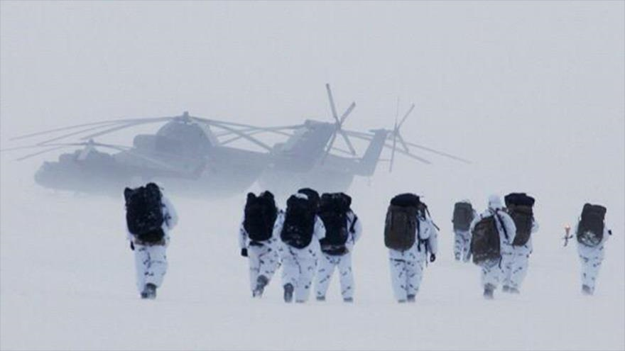 Marines de la Flota del Norte de Rusia en maniobras del Círculo Ártico
