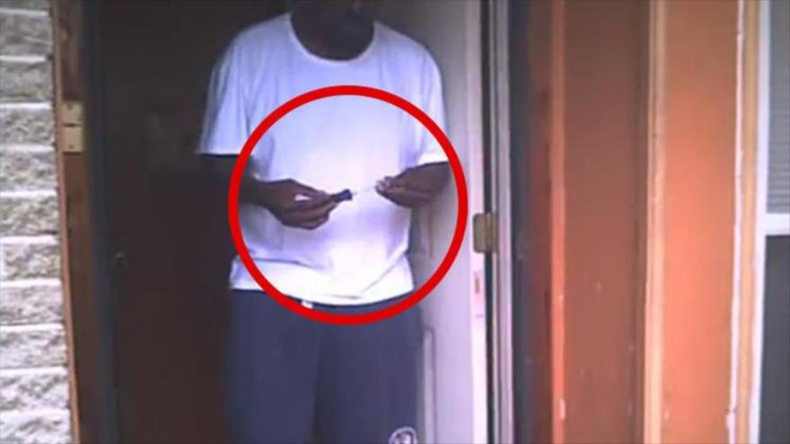 Jason Harrison, enfermo mental con un pequeño destornillador en su mano