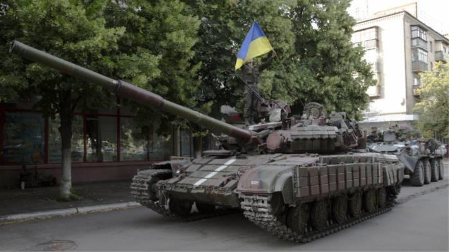 Un tanque del Ejército ucraniano en la ciudad de Slovyansk, en el este de Ucrania