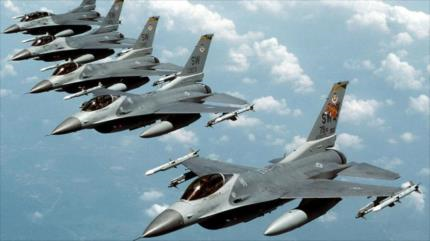 Cazas del CCG entran en Yemen para apoyar al fugitivo presidente