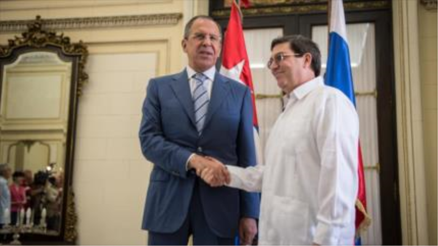 Los cancilleres de Rusia, Serguei Lavrov (izquierda) y de Cuba, Bruno Rodríguez, en una reunión en La Habana, 24 de marzo de 2015