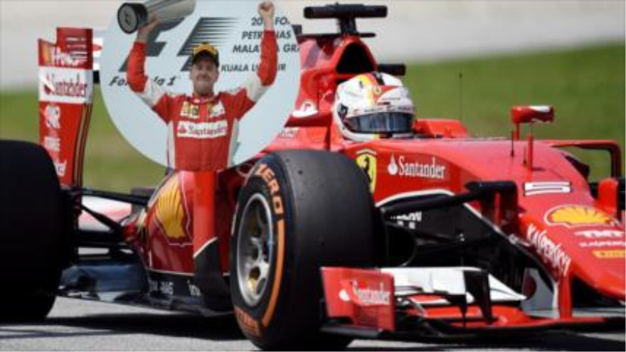 Piloto alemán de Ferrari, Sebastian Vettel, premiado en circuito de Sepang en el Gran Premio de Fórmula 1, Malasia. 29 de marzo 2015