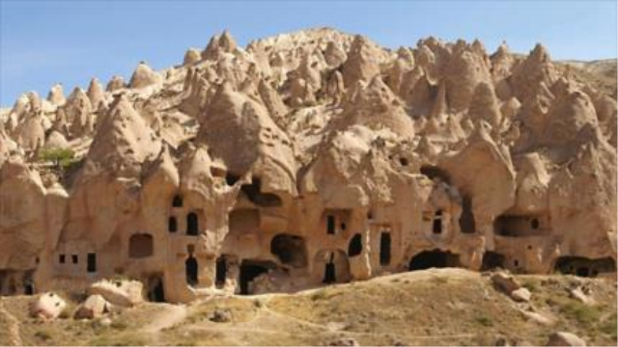 Derinkuyu es una de las ciudades subterráneas más famosas de la Capadocia, Turquía 