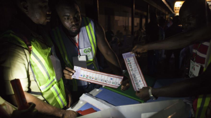 Nigeria inicia recuento de votos tras elecciones presidenciales