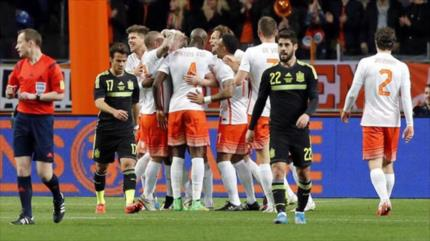 Fútbol de España se arrodilla de nuevo ante Holanda en un partido amistoso 