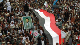 Miles de yemeníes protestan contra invasión saudí a su país