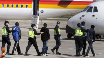 Denuncia mayoritaria de las expulsiones exprés de inmigrantes