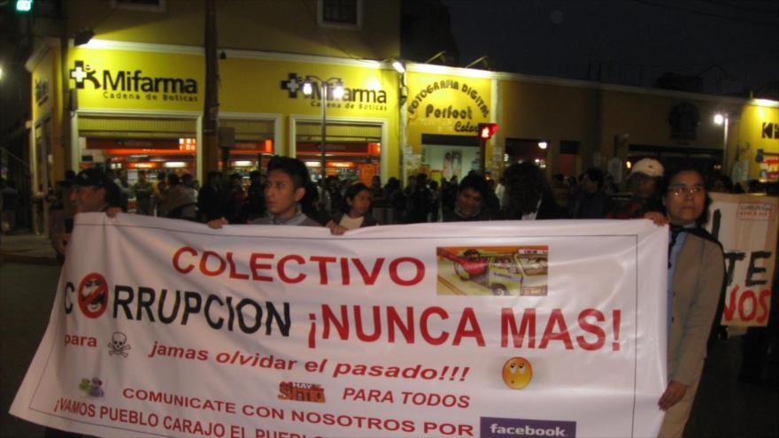 Manifestación en Lima contra Fujimori.