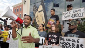 Protestan en EEUU por muerte de hombre negro a manos de policía