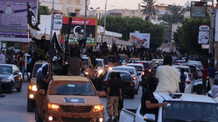Ejército libio expulsa al EIIL de 2 localidades en Derna
