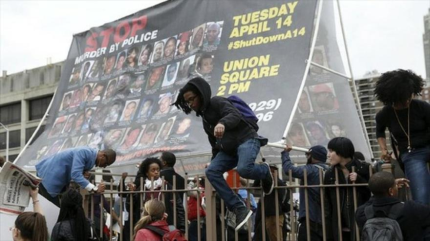 Masiva manifestación en EEUU contra brutalidad policial