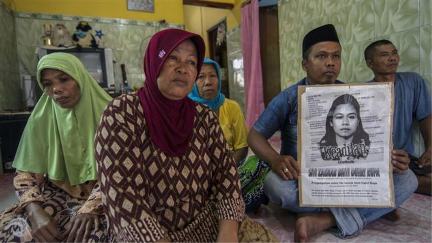 Los familiares de Siti Zainab, una trabajadora doméstica de Indonesia ejecutada el 14 de abril de 2015 en Arabia Saudí