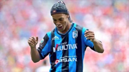 Ronaldinho descarta retirarse del fútbol 