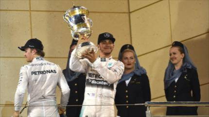 El británico Hamilton de Mercedes gana el Gran Premio de Baréin 