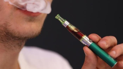 Los cigarrillos electrónicos no ayudan a dejar de fumar