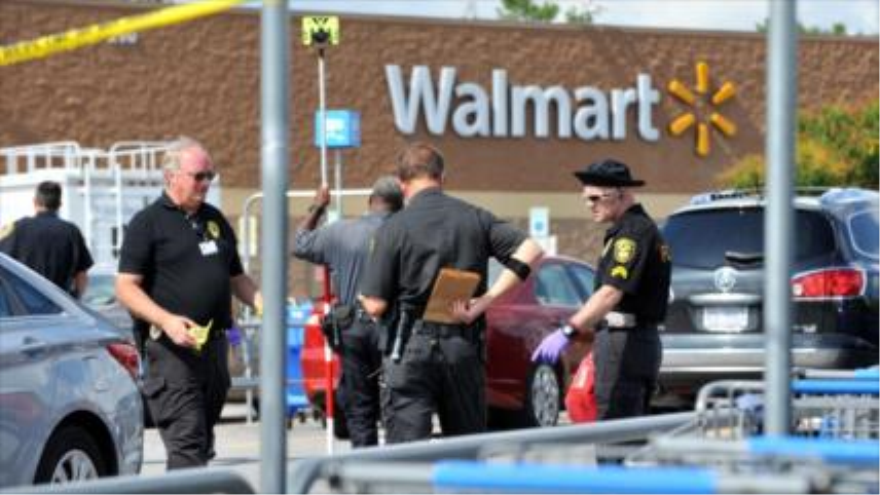 Policía mata a un adolescente en un aparcamiento de Walmart en Virginia.