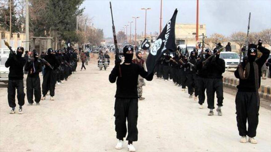 Miembros del grupo terrorista takfirí EIIL (Daesh, en árabe).