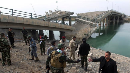Ejército iraquí recaptura un puente clave en Al-Ramadi