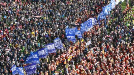 Surcoreanos salen a las calles contra las políticas del gobierno