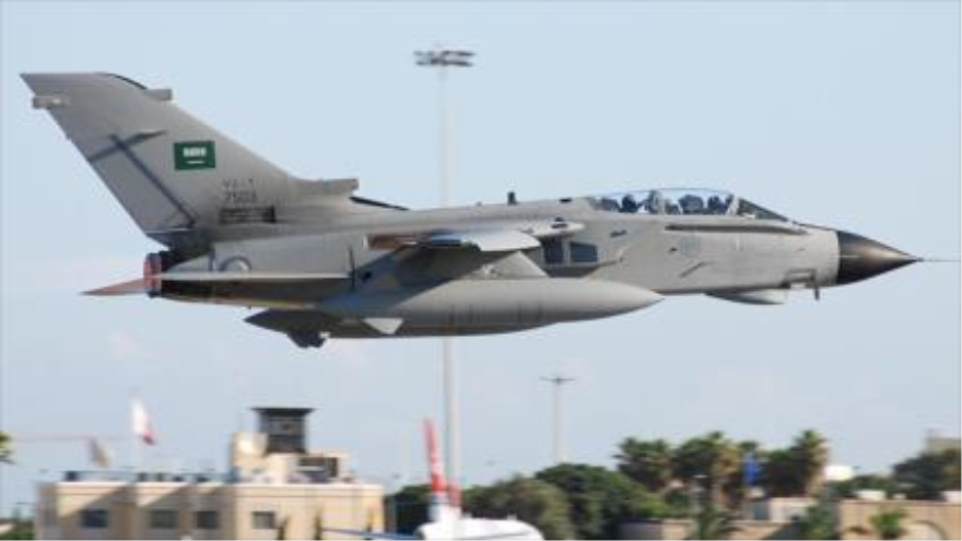 Cazabombardero modelo Panavia Tornado de la Real Fuerza Aérea saudí