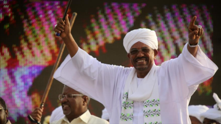 Omar al-Bashir, reelegido presidente de Sudán con 94,5% de los votos