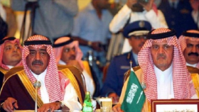 Rey saudí destituye al canciller y al príncipe heredero