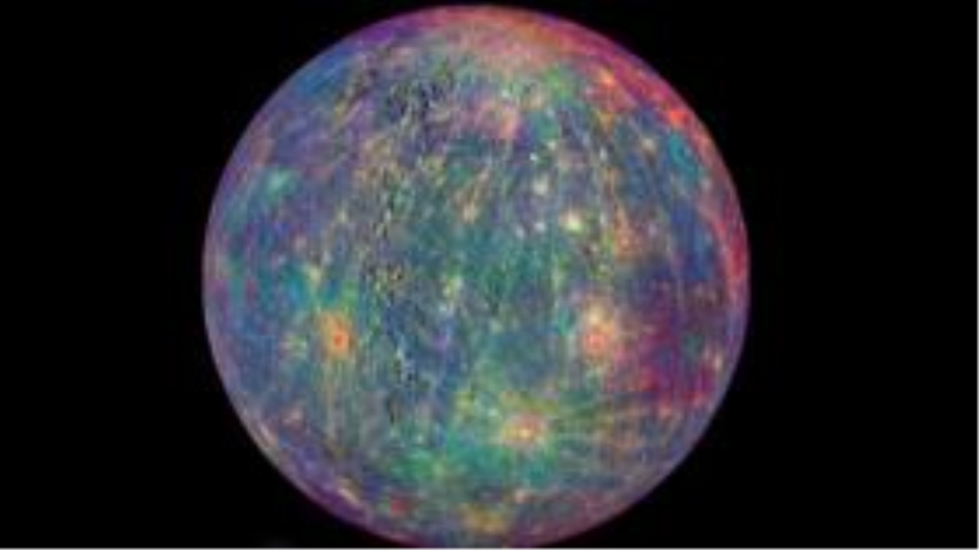 Imagen captada por la sonda Messenger de la NASA, muestra detalladas aberturas volcánicas y cráteres recientes en Mercurio.