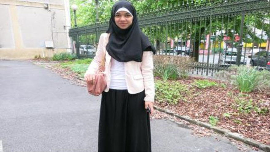 La estudiante musulmana francesa, identificada como Sarah, perdió dos días de clase por llevar una falda larga