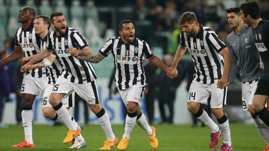 Jugadores de Juventus celebran su victoria ante Fiorentina (3-2), en la Liga italiana. 29 de abril de 2015