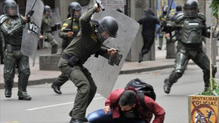 Marchas en Colombia se vuelven violentas tras la intervención de policías