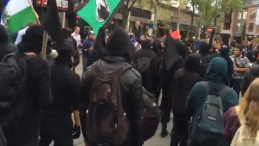 Enfrentamientos entre policia y manifestantes en Seattle. El 1 de mayo de 2015.