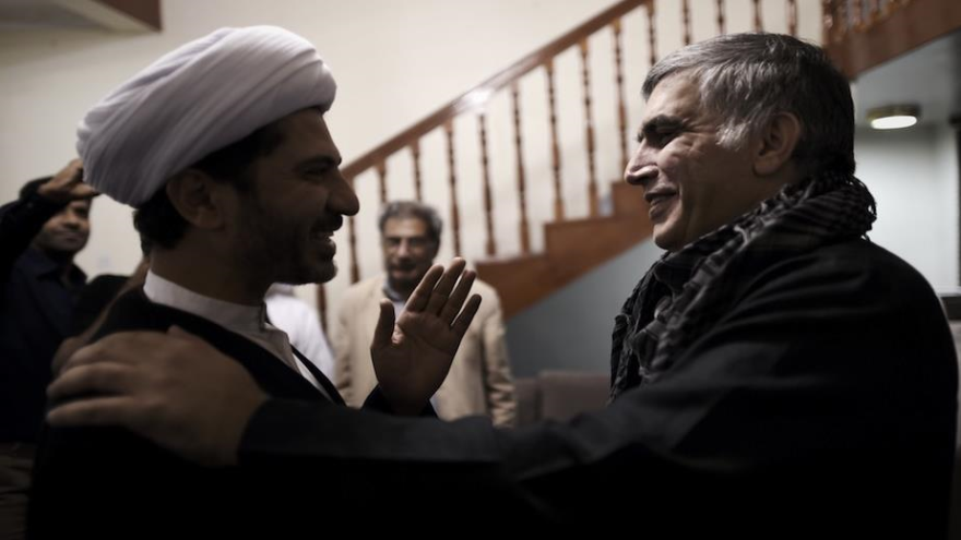 El presidente del Centro de Derechos Humanos de Baréin (BHCR, en inglés), Nabil Rayab (d), y el líder del principal partido opositor bareiní, Al-Wefaq, sheij Ali Salman, (d)