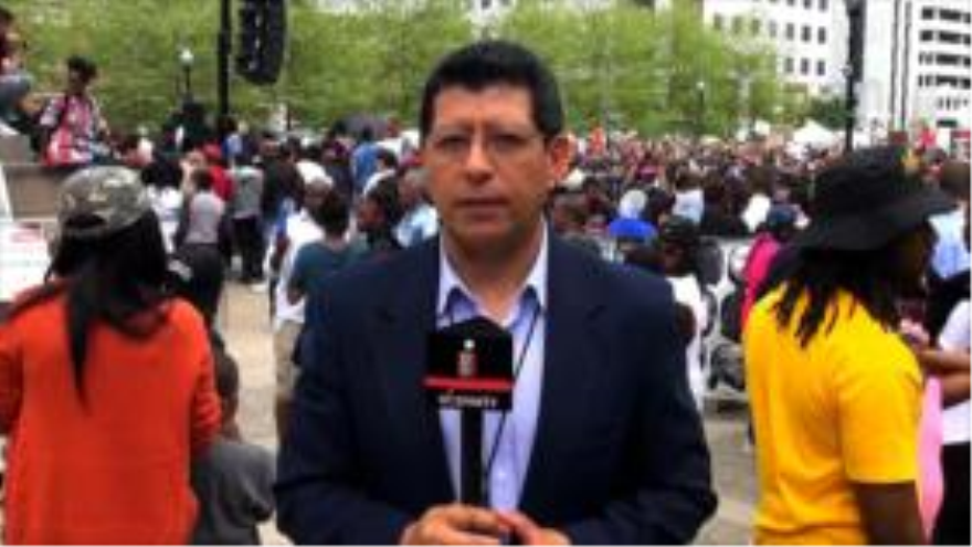 Estadounidenses exigen justicia por muerte de Freddie Gray