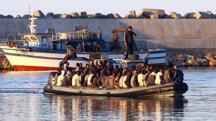 10 muertos y 5 800 inmigrantes rescatados en el Mediterráneo en 48 horas 