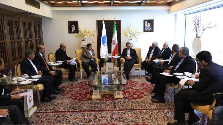 La reunión entre las autoridades iraníes e indias en Teherán, capital iraní, el 6 de mayo de 2015