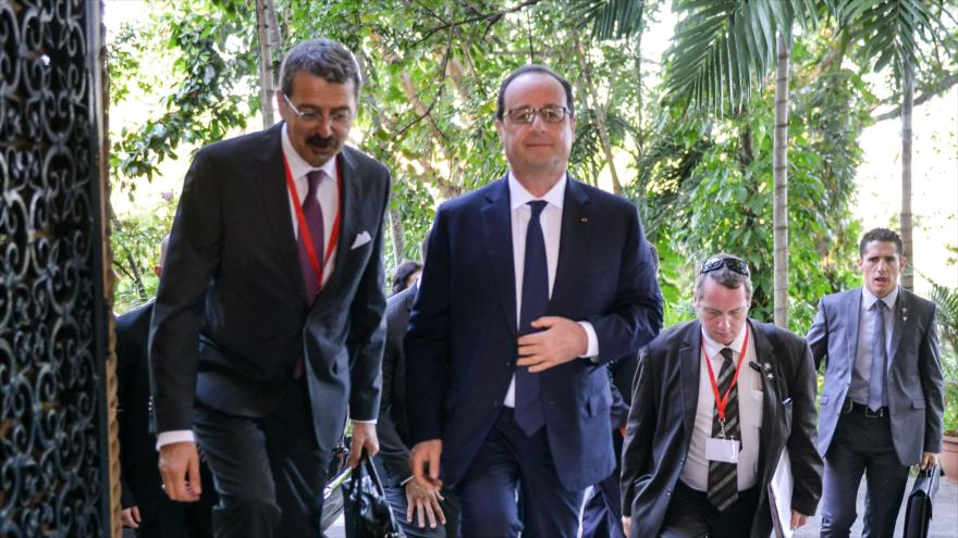 Hollande tacha de perjudicial el embargo estadounidense a Cuba y pide su anulación