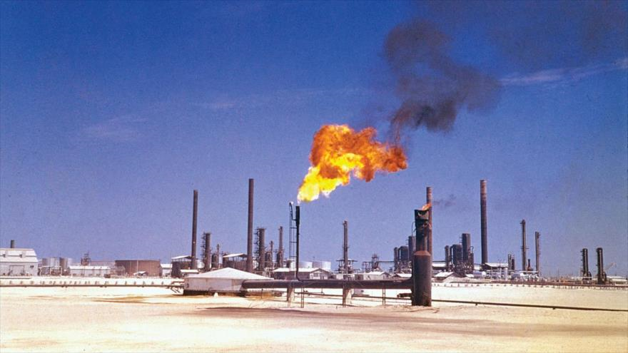 La campaña petrolera saudí, Aramco