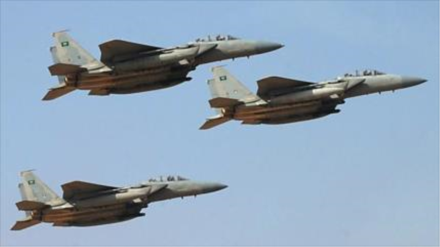 Tres aviones de combate saudí que participan en bombardeos sobre el territorio yemení.