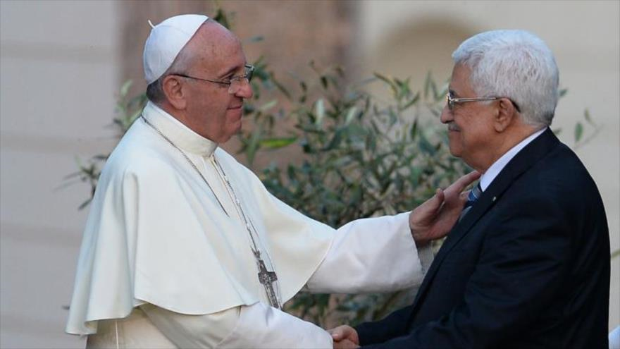 Un encuentro entre el papa Francisco y el presidente palestino, Mahmud Abás, realizado el año pasado en el Vaticano.