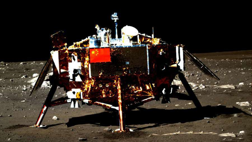La sonda china Chang’e 3 sobre la Luna.