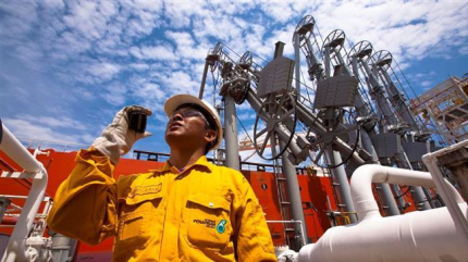 Irán construirá una refinería en Indonesia 