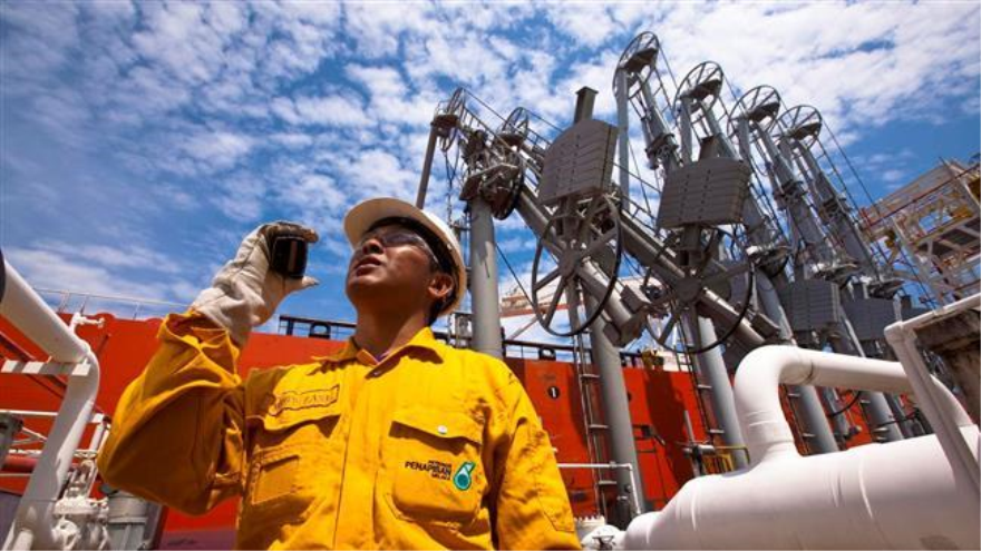 Las autoridades indonesias declararon que Irán construirá una refinería con la capacidad de refinación de 300 mil barriles diarios en su país.