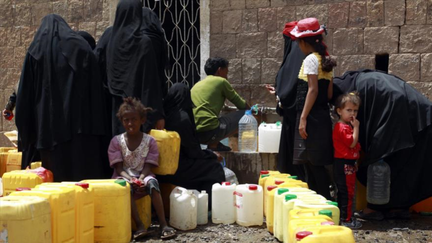 Oxfam informa que el agua potable no llega a 16 millones de yemeníes