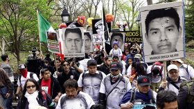 Continúan marchas en México 8 meses después de desaparición de 43 alumnos 
