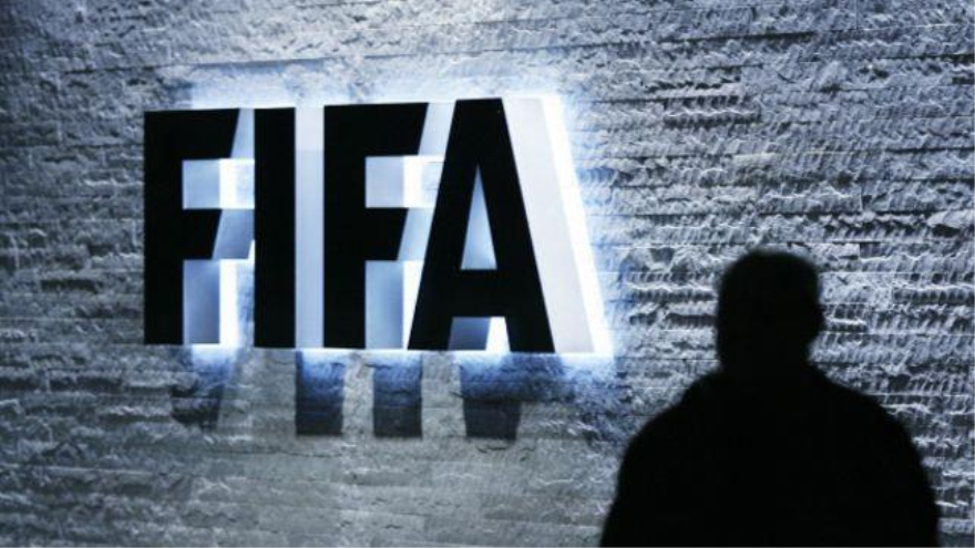 La policía suiza detiene a seis ejecutivos de la FIFA bajo cargos de corrupción.