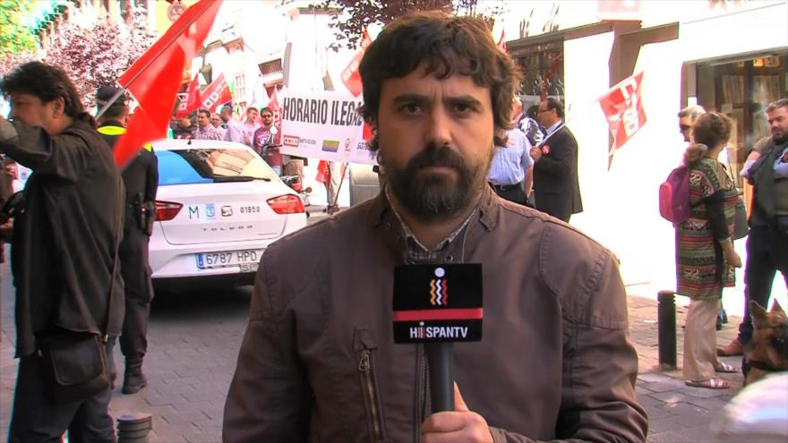 Trabajadores bancarios protestan contra nuevos horarios de Bankia